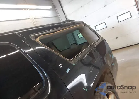 2011 Chevrolet Suburban 1500 Lt1 from USA, damaged, VIN 1GNSKJE30BR106241